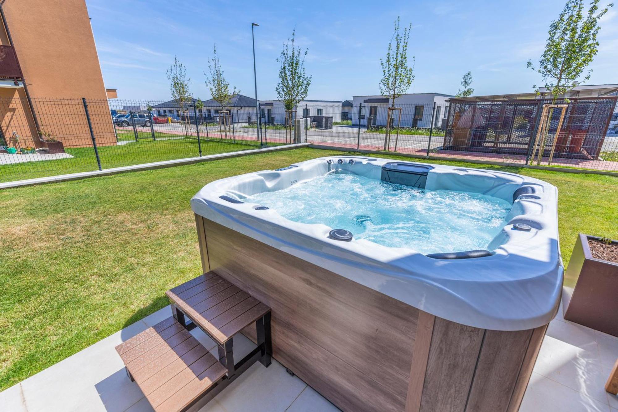 Boho Apt W Jacuzzi, Grill & Garden Modra Exteriér fotografie